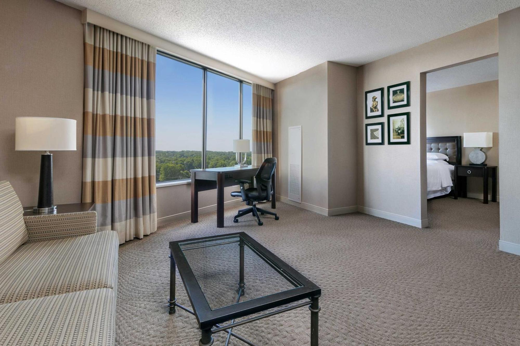 Sheraton Greensboro Exterior foto